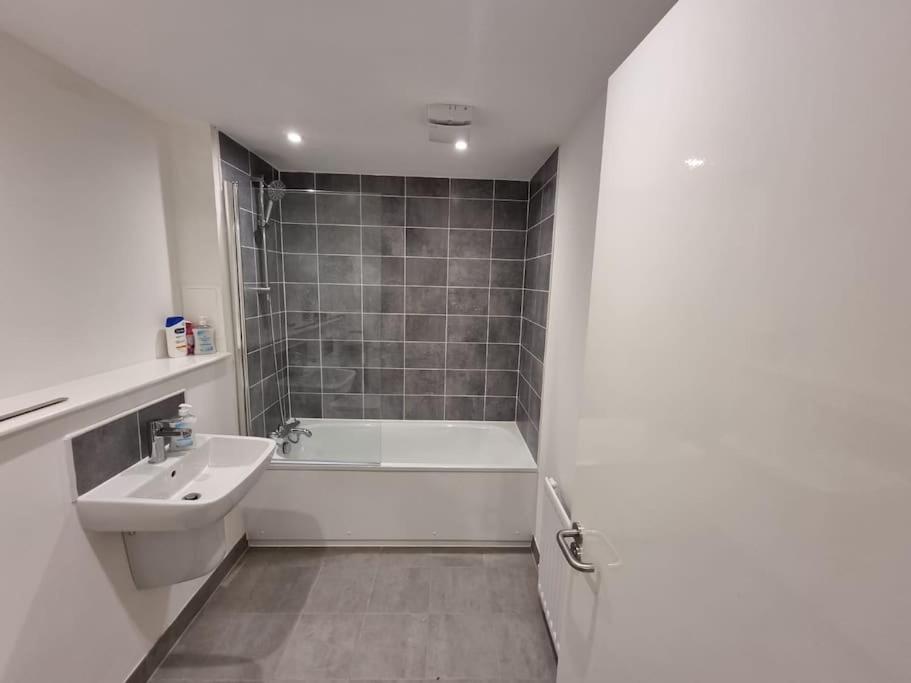 Gorgeous Apartment In The Town By Ap Management. Glasgow Esterno foto