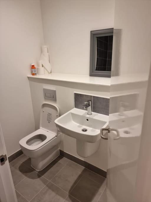 Gorgeous Apartment In The Town By Ap Management. Glasgow Esterno foto